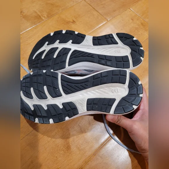 Asics running shoes - Picture 9 of 10